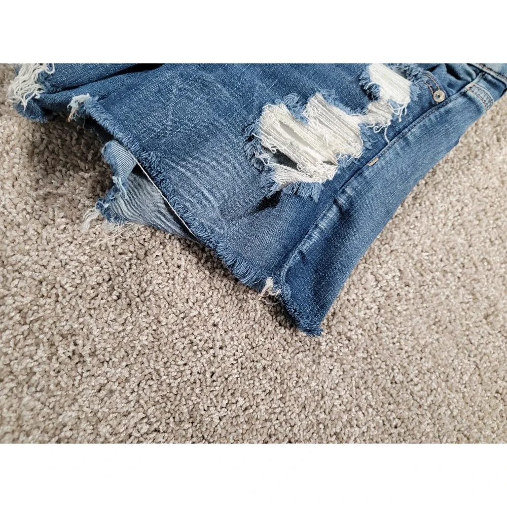 American Eagle Outfitters Next Level Stretch Hi Rise Shortie Distressed Size 2